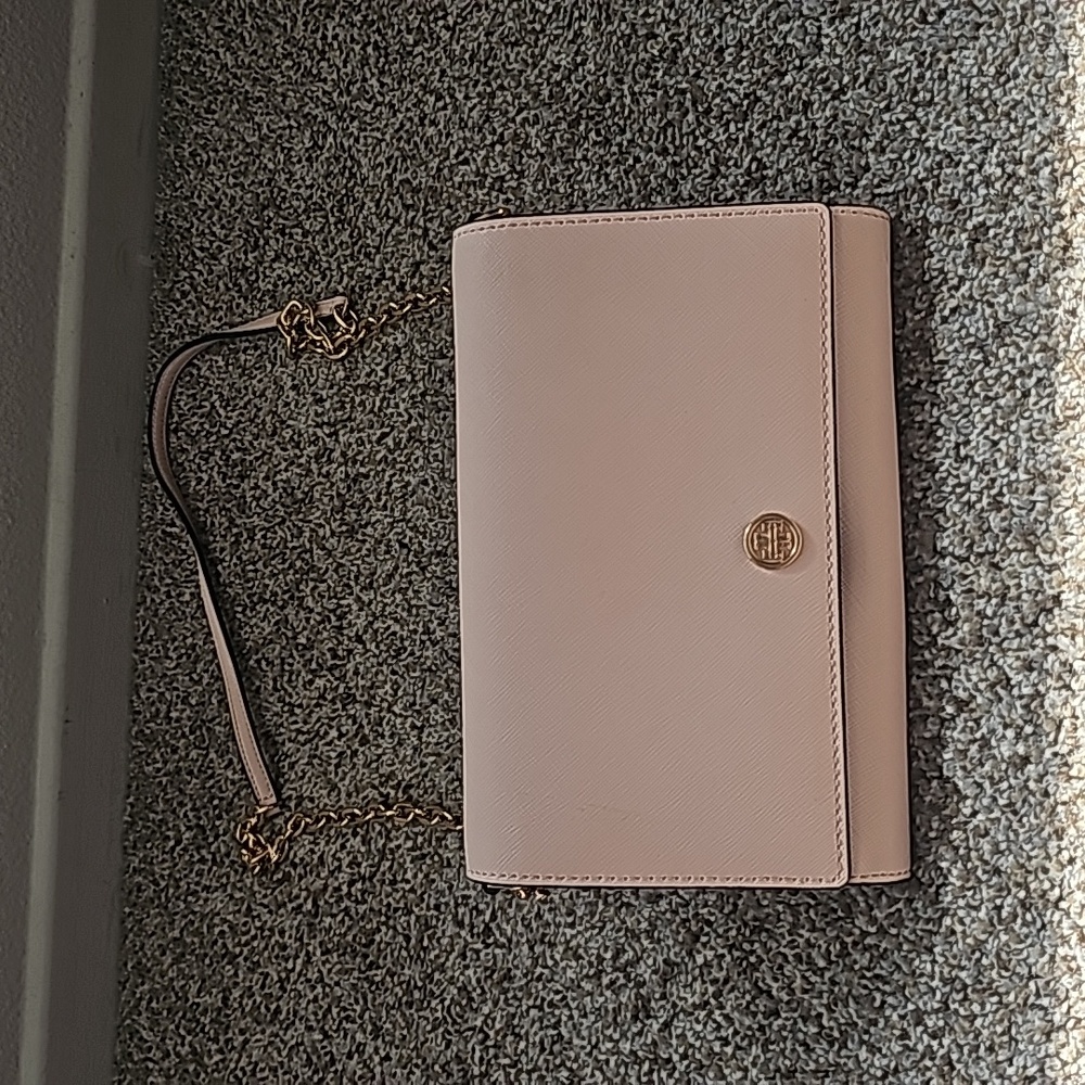 Tory burch Robinson chain crossbody, great condition, used only once